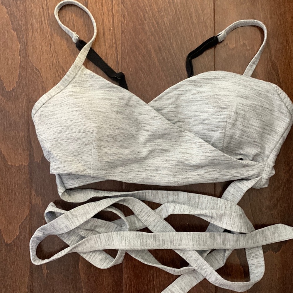 Lorna Jane sexy strappy sports bra
